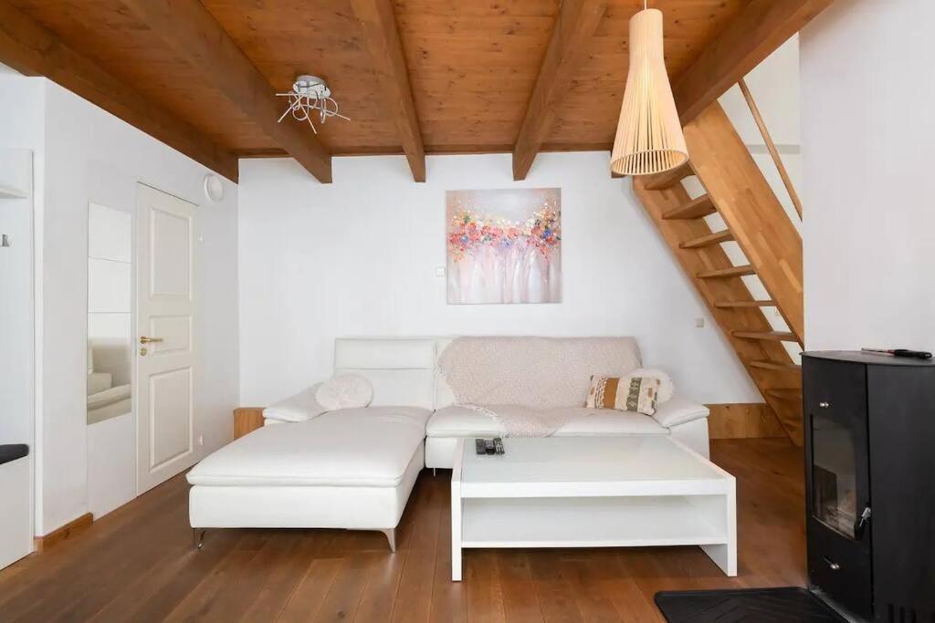 Cozy 3 Story House In Old Town Holiday home